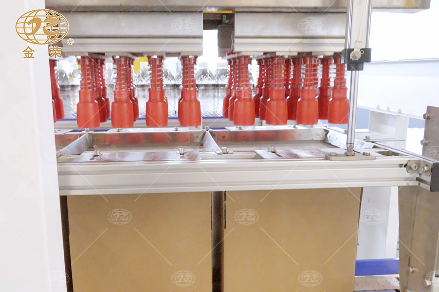 開(kāi)裝封一體機(jī)-2